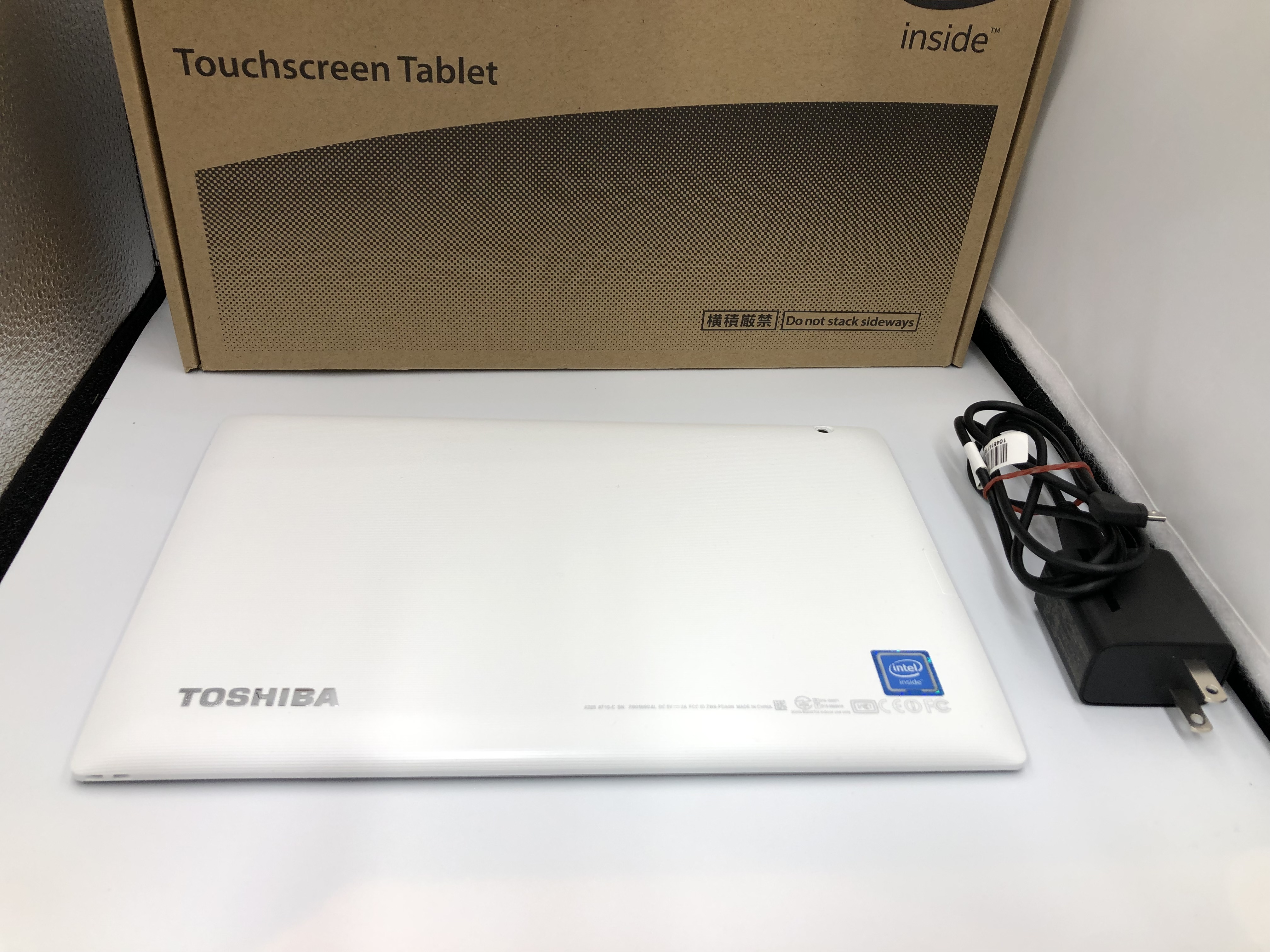 TOSHIBA AndroidタブレットA205SB ホワイト