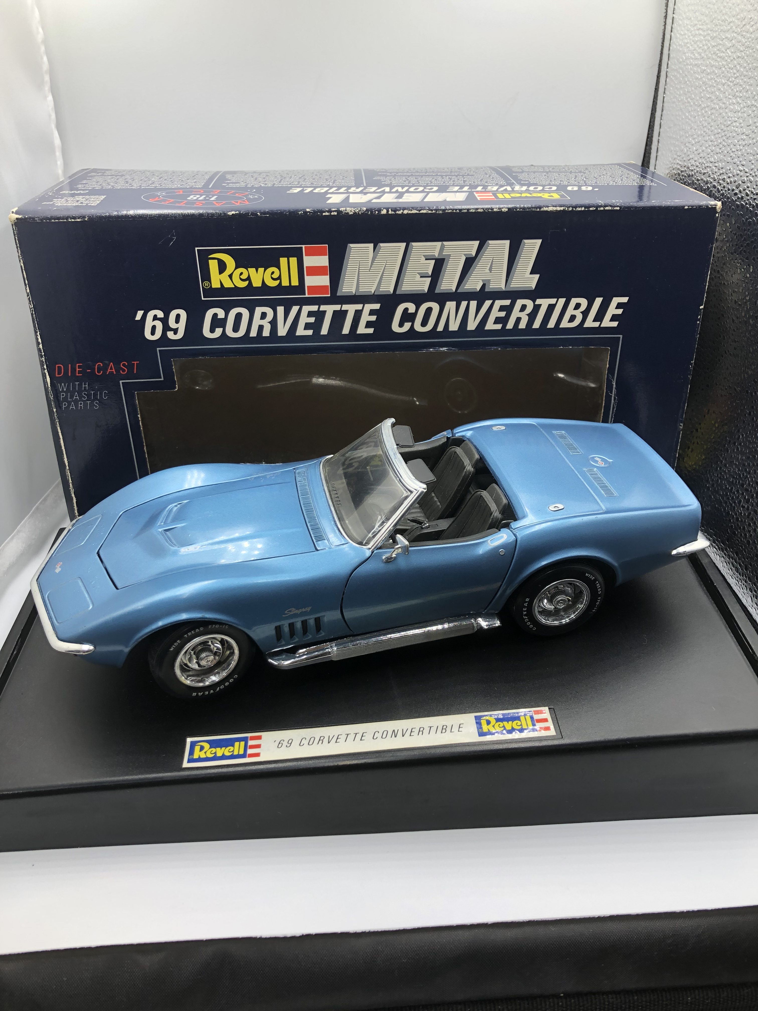 モデルカー Revell/レベル 1/18 '69 Corvette Convertible/コルベット