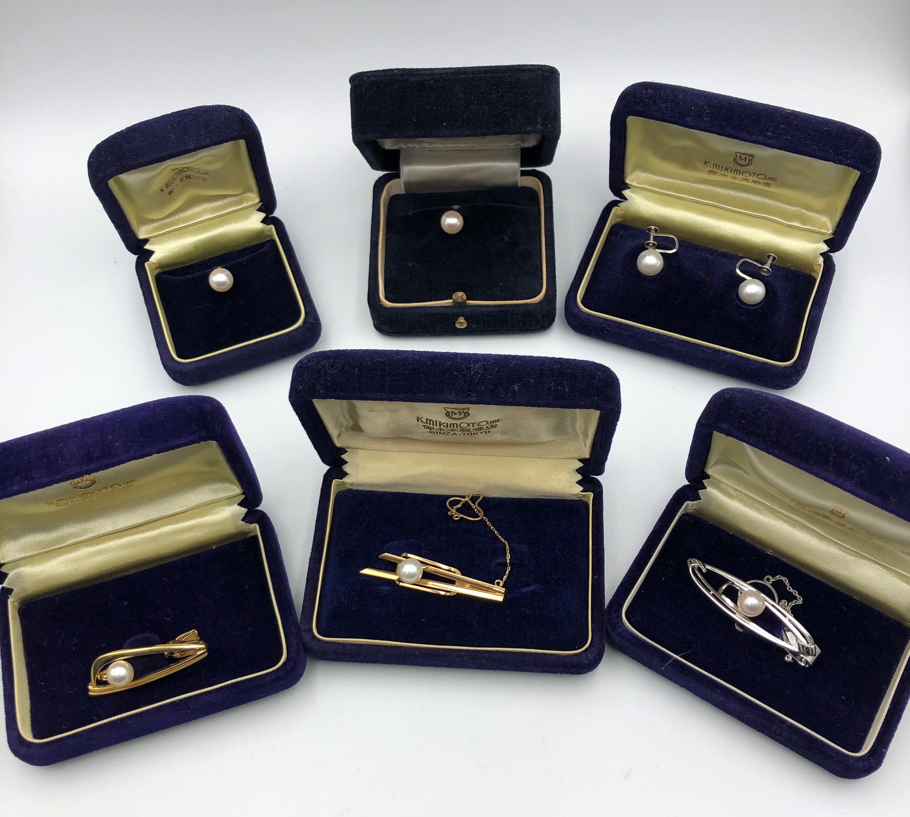 ネクタイピン、カフス